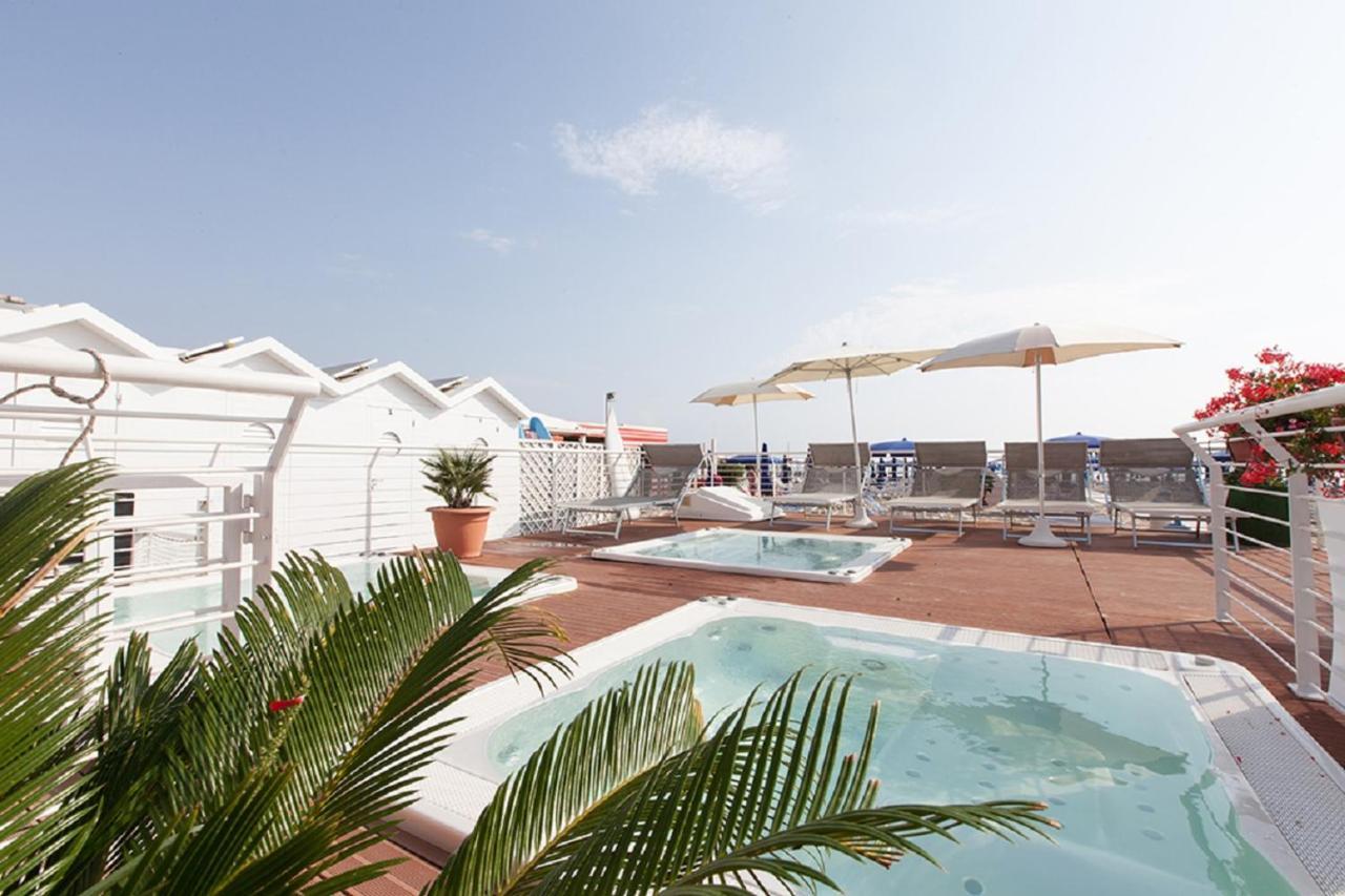 Riccione Beach Hotel - Enjoy Your Summer -Beach Village Incluso Buitenkant foto