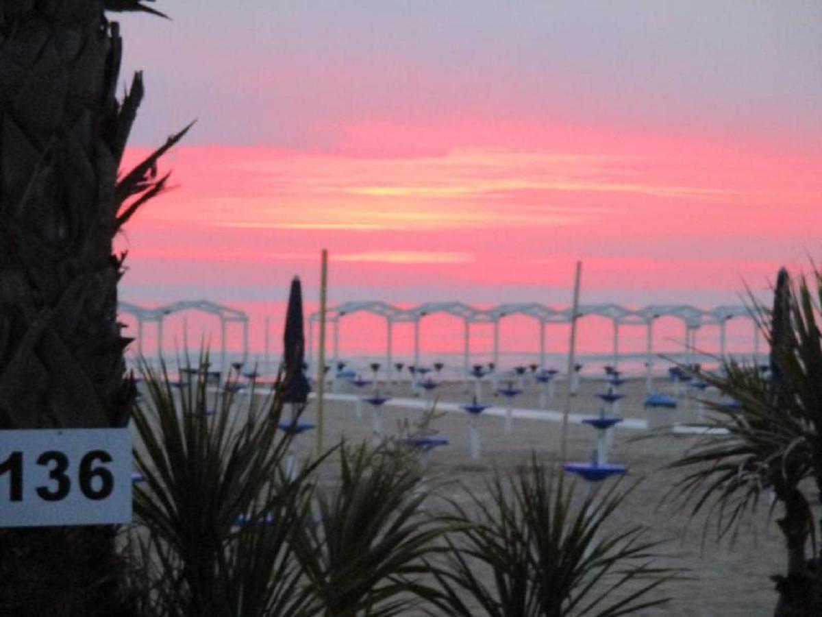Riccione Beach Hotel - Enjoy Your Summer -Beach Village Incluso Buitenkant foto