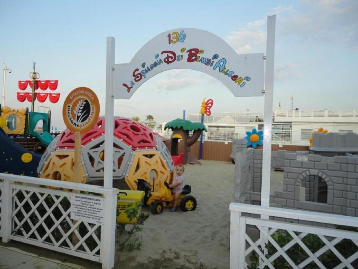 Riccione Beach Hotel - Enjoy Your Summer -Beach Village Incluso Buitenkant foto